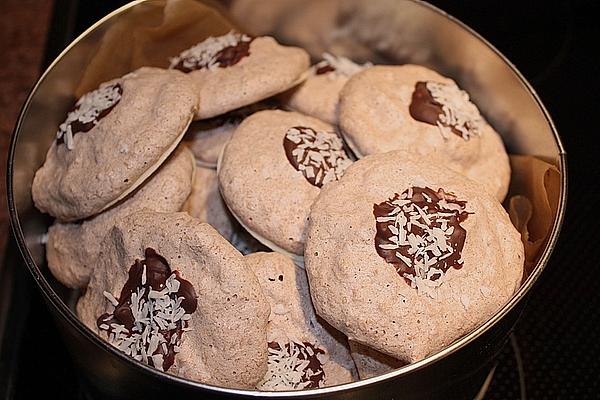 Coconut Macaroons with Cocoa