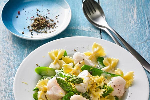Cod and Asparagus Pasta in Lemon Sauce