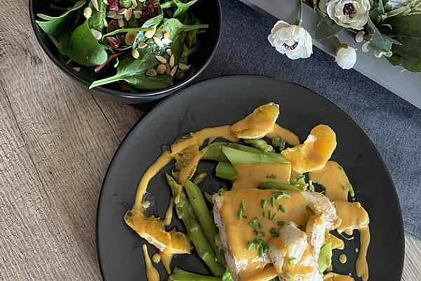 Cod Fillet on Green Asparagus with Orange Curry Sauce