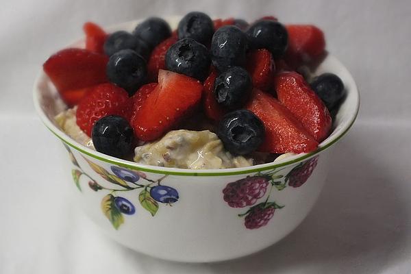 Cold Porridge with Blueberries