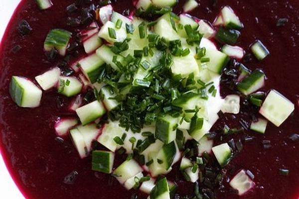 Cold Soup with Beetroot for Hot Summer Days – Without Cooking