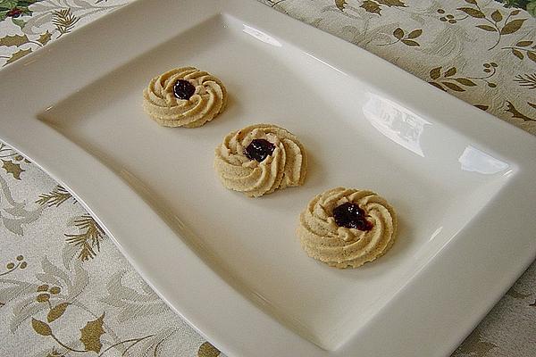 Cookies with Cinnamon and Red Wine Jelly