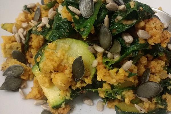 Couscous with Zucchini, Chickpeas and Spinach Leaves