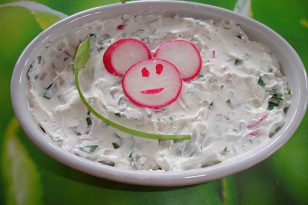 Cream Cheese Cream with Wild Garlic and Radishes