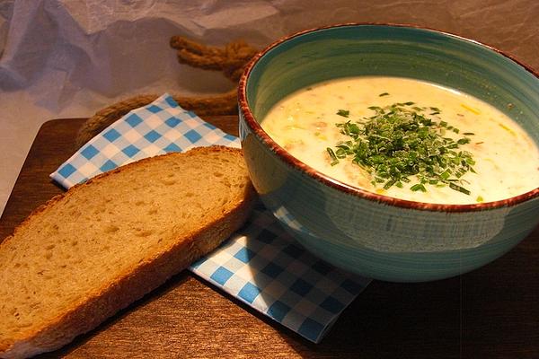Cream Of Cheese Soup with Leek and Minced Meat