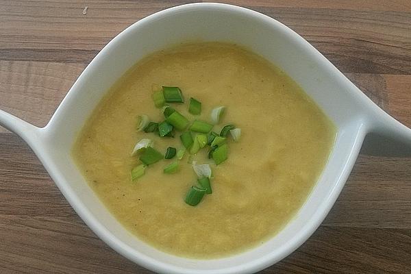 Cream Of Ginger and Pear Curry Soup