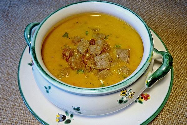 Cream Of Pumpkin Soup with Garlic Croutons