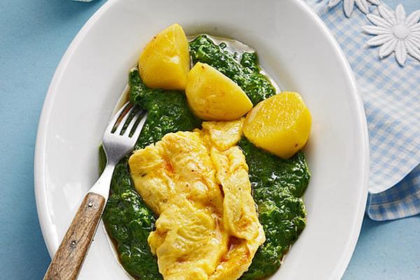 Creamed Spinach with Scrambled Eggs and Boiled Potatoes