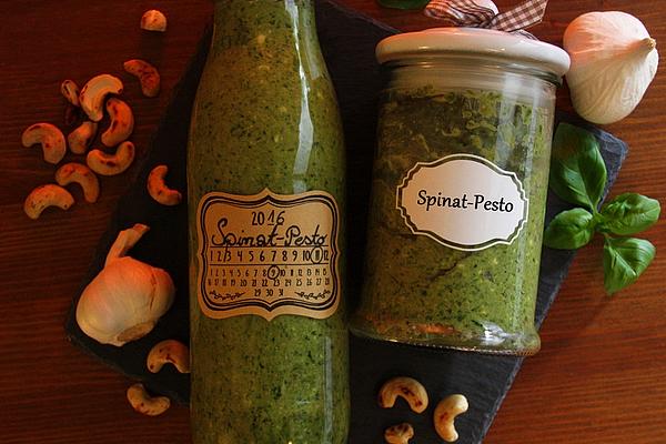 Creamy Avocado Spinach Pesto with Cashews