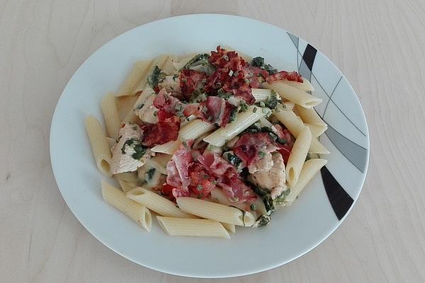 Creamy Chicken Penne with Spinach and Bacon