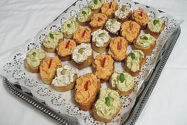 Crostini with Basil and Sheep Cheese Cream