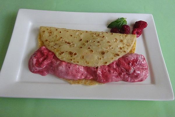 Crêpes with raspberry Crunch