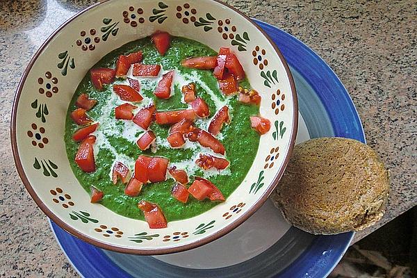 Crumbly Spinach Cream Soup with Soy Cream