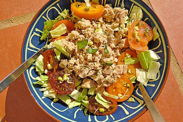 Crumbly Tomato and Pointed Cabbage Salad
