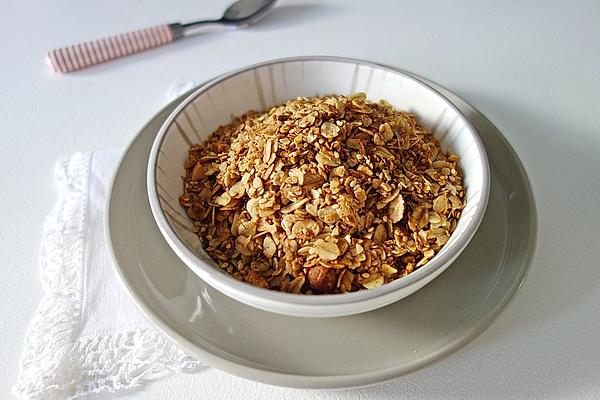 Crunchy, Nutty Granola, Low in Fat