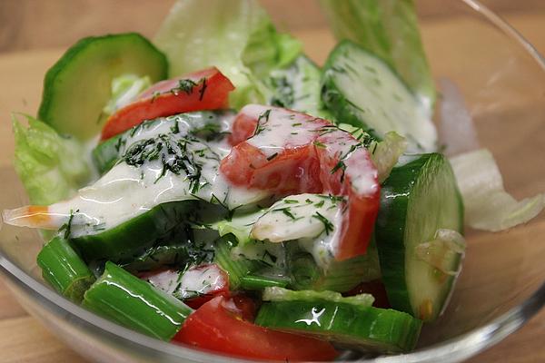 Cucumber Salad with Tomato and Cream Sauce