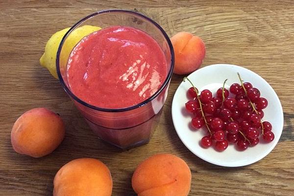 Currant, Apricot and Orange Smoothie