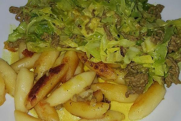 Curry and Pointed Cabbage Mince Pan with Potato Noodles or Millet