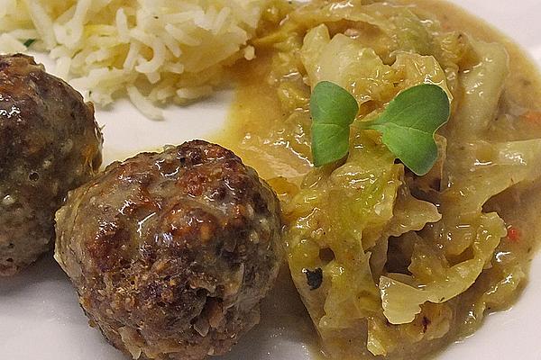 Curry – Peanut – Balls with Savoy Cabbage
