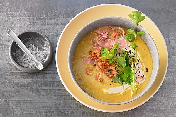 Curry Soup with Bananas and Crabs