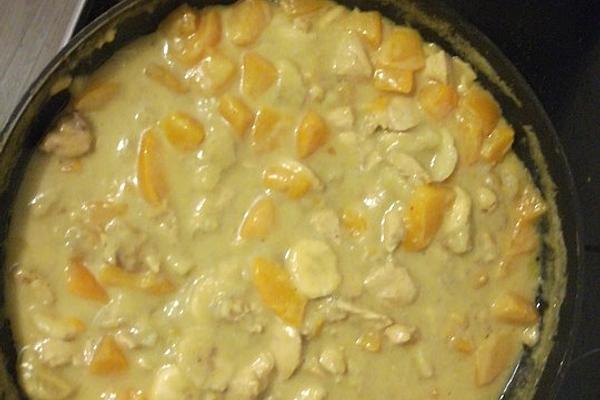 Curry with Peach and Bananas