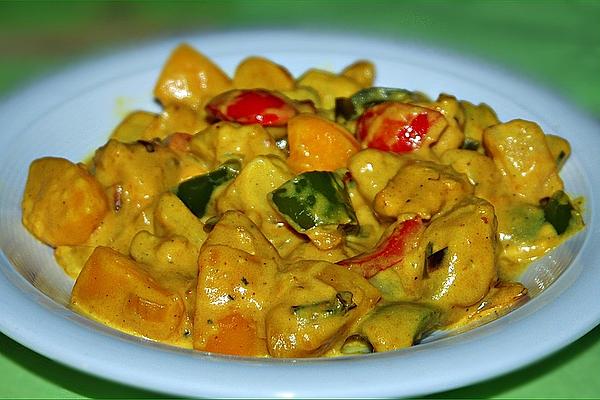 Curry with Potatoes, Peppers and Apricots