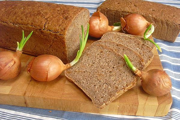 Dark Onion Bread