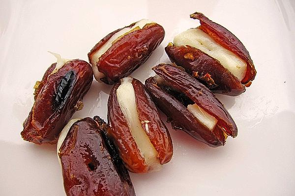 Dates Filled with Goat Cheese