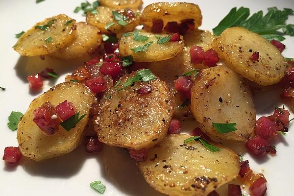 Delicious Fried Potatoes Made from Raw Potatoes