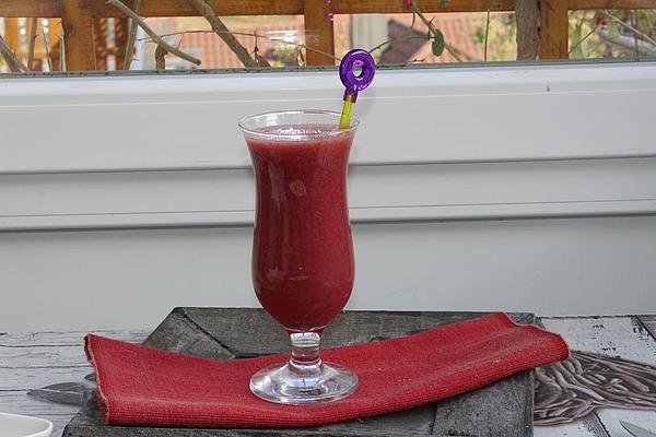 Delicious Grapefruit and Currant Smoothie