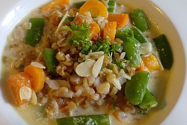 Delicious Vegetable Soup with Grains