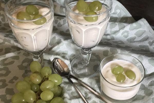 Dessert with Icelandic Cream Cheese and Grapes