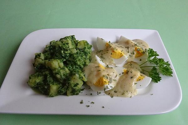 Egg Sauce with Spinach and Potatoes