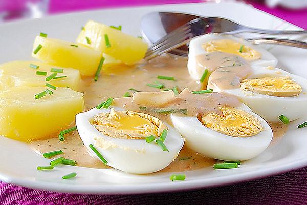 Eggs in Herb Sauce