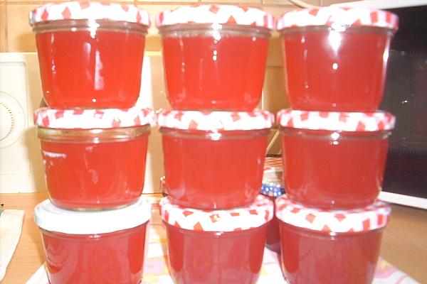Elderflower Jelly with Strawberries