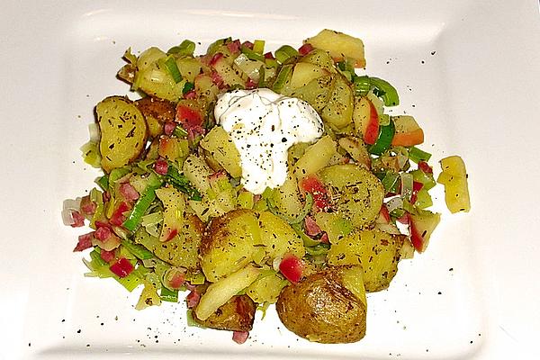 Emily`s Fried Potatoes with Leeks and Apples