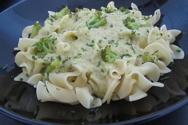 Emily`s Pasta with Cream Cheese and Broccoli Sauce