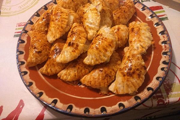 Empanada De Chorizo ​​con Queso