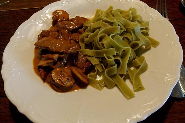 Fiery, Hot Mushroom, Red Wine and Cream Sauce with Pasta