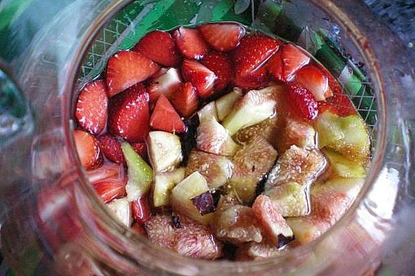 Fig and Strawberry Punch