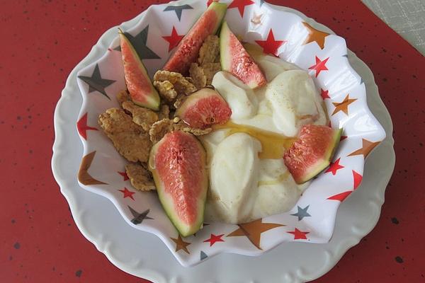 Fig Corn Flakes with Honey and Cinnamon