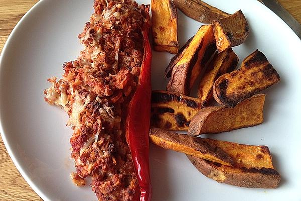 Filled Pepper Halves with Sweet Potato Wedges