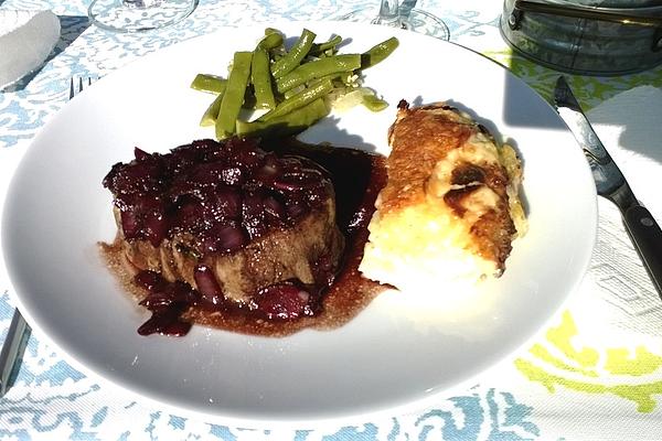 Fillet Steak with Onion and Red Wine Sauce
