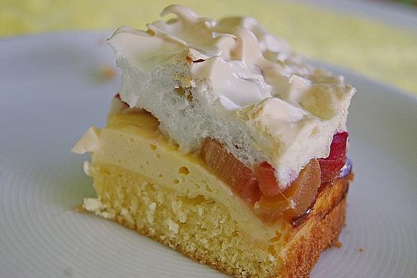 Fine Rhubarb Cake with Tender Quark – Meringue Topping