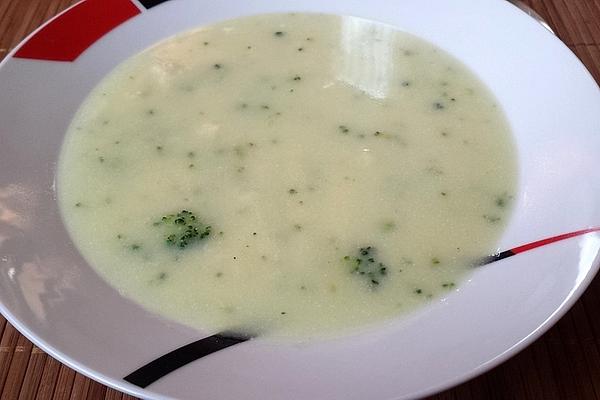 Flowers – Broccoli – Soup with Gruyere
