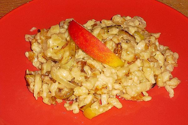 Franconian Cream Cheese Spaetzle with Walnut and Apple