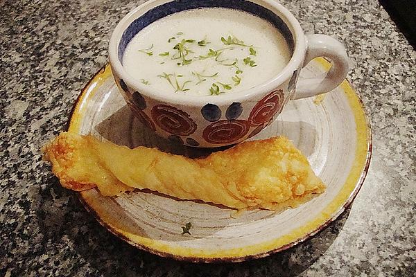 French Frothy Wine Soup with Puff Pastry