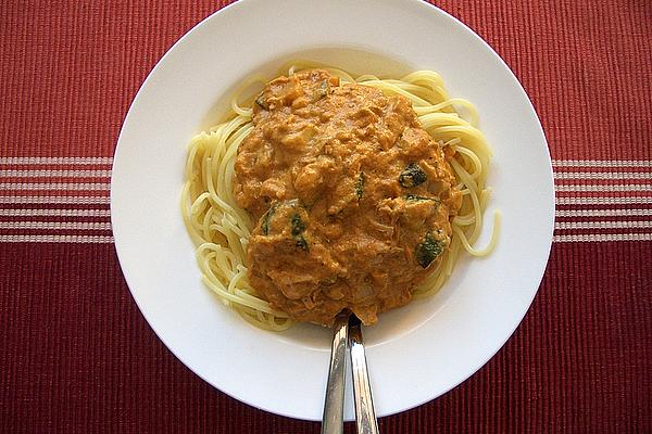 French Style Pasta with Tuna and Zucchini Sauce