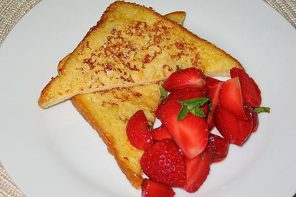 French Toast with Strawberry Dip