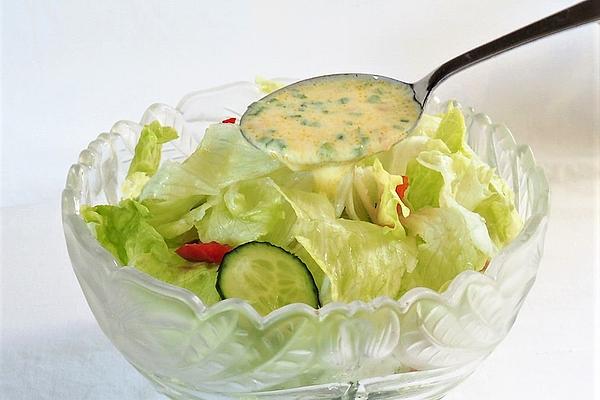 Fresh Spring Salad Dressing with Yogurt